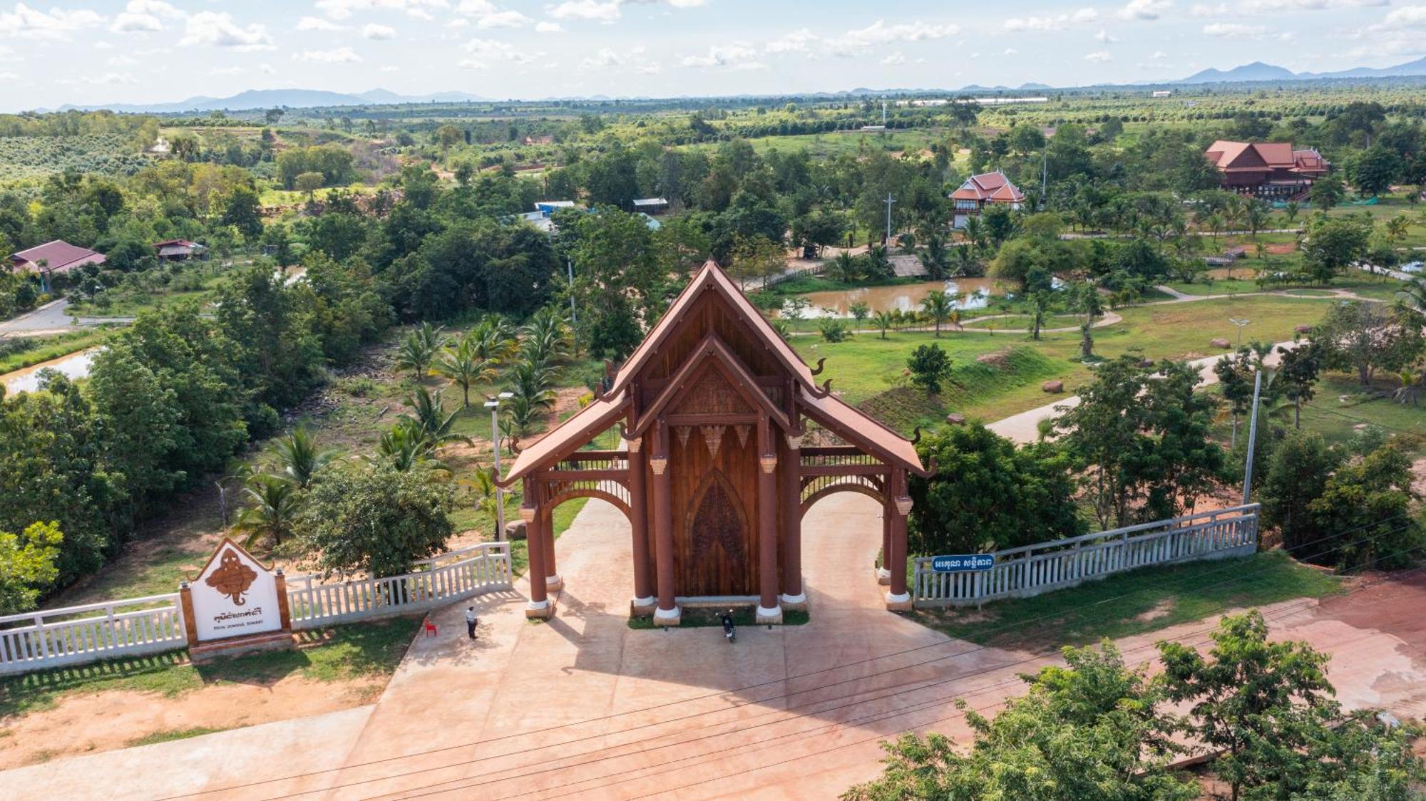 Phum Domnak Domrey Resort Chambok Eksteriør billede